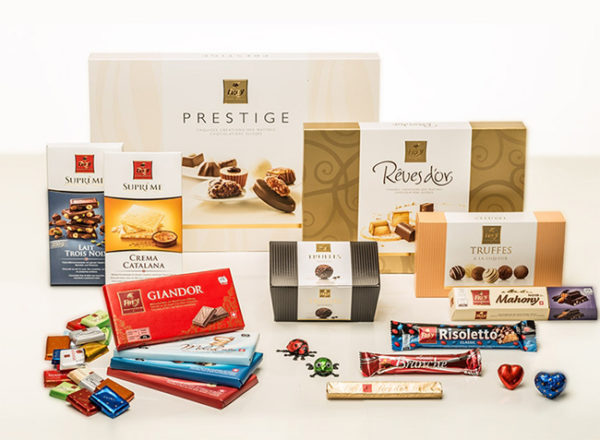 La conocida empresa tradicional suiza Chocolat Frey AG produce casi 2500 productos de chocolate diferentes en Suiza